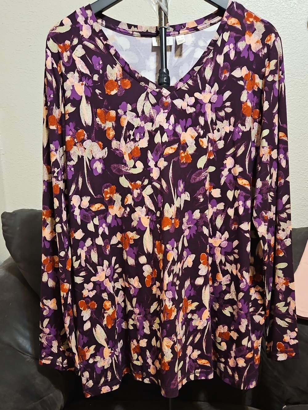 LOGO by Lori Goldstein Plum Floral V-Neck Long Sleeve Top With Pockets
